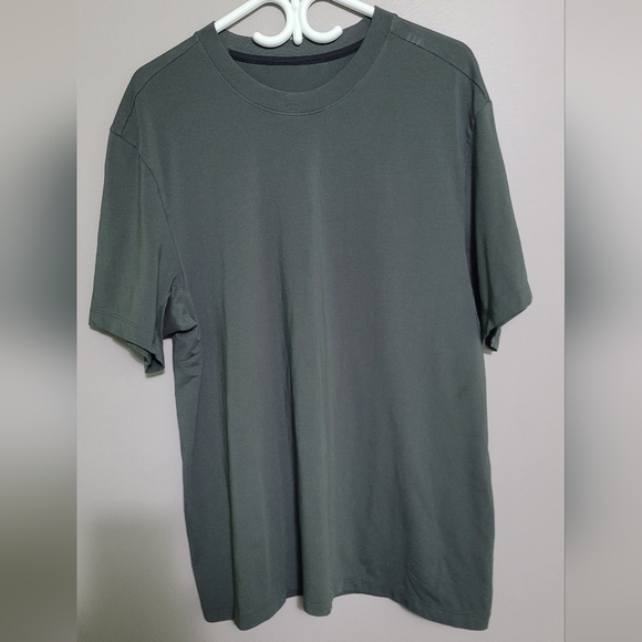 Men's Lululemon T-Shirt Olive XL EUC - Picture 3 of 6